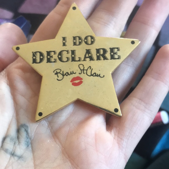 ✨🆕BNWOT!Mixed RPDR Queens Enamel Pins! From Tour!Super cute,RARE, &unique! ✨ - Picture 5 of 13